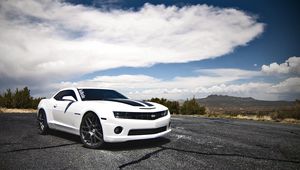 Preview wallpaper chevrolet, camaro ss, white, side view