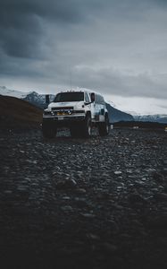 Preview wallpaper chevrolet, car, suv, mountains