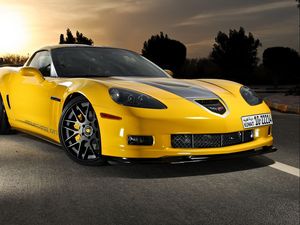 Preview wallpaper chevrolet, corvette, c6, yellow, front view