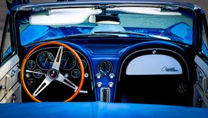 Preview wallpaper chevrolet corvette, chevrolet, car, steering wheel, blue