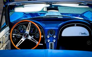 Preview wallpaper chevrolet corvette, chevrolet, car, steering wheel, blue