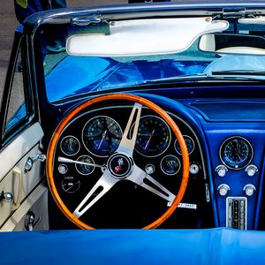 Preview wallpaper chevrolet corvette, chevrolet, car, steering wheel, blue