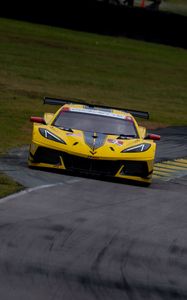 Preview wallpaper chevrolet corvette, chevrolet, car, yellow, race