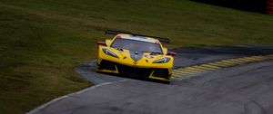 Preview wallpaper chevrolet corvette, chevrolet, car, yellow, race