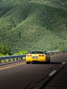 Preview wallpaper chevrolet corvette, chevrolet, car, yellow, back view