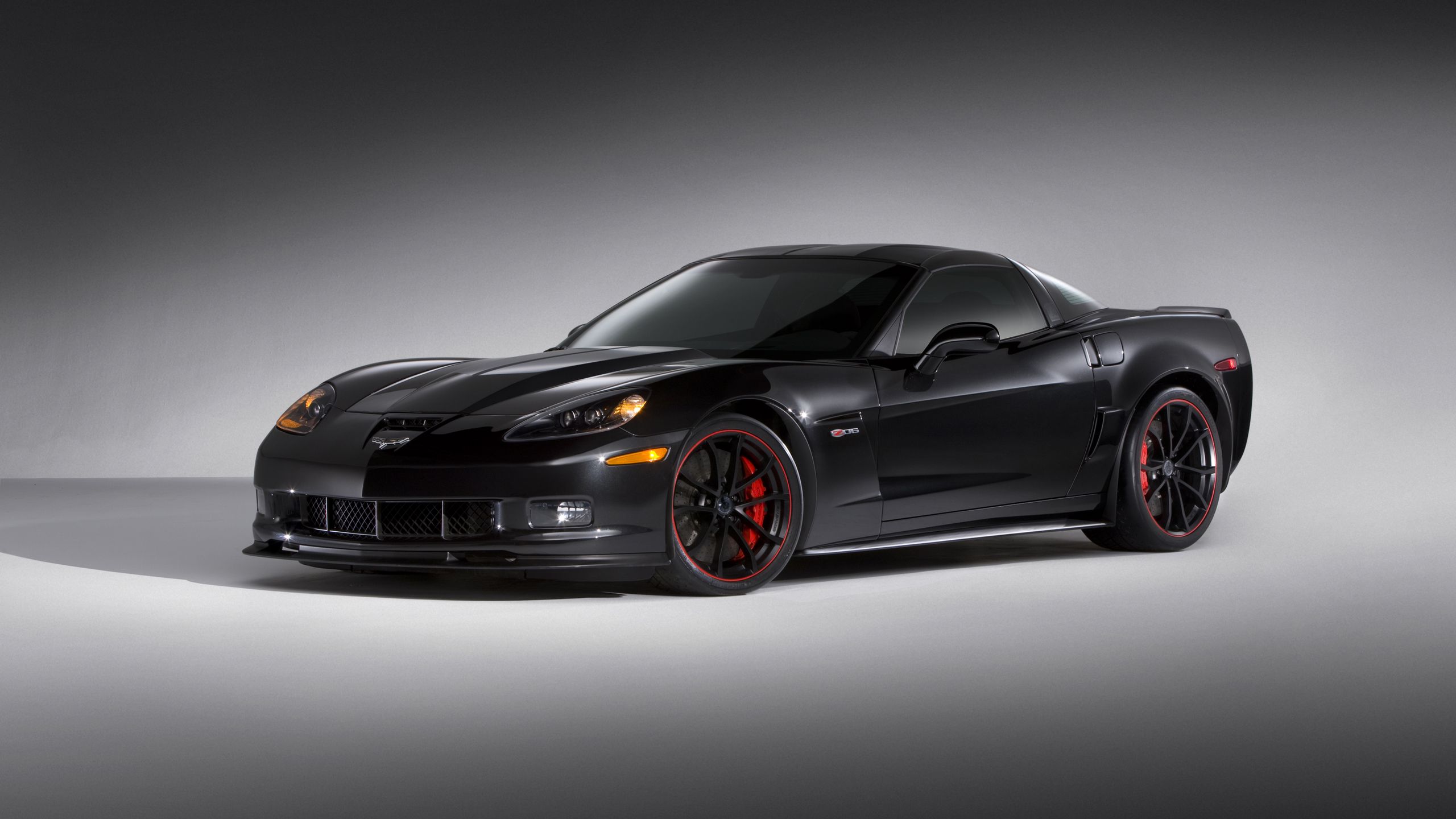 Download Wallpaper 2560x1440 Chevrolet, Corvette, Z06, Side View, Black