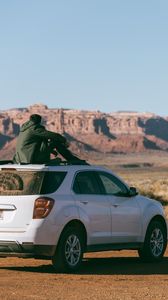 Preview wallpaper chevrolet equinox, people, valley, lonely, mountains