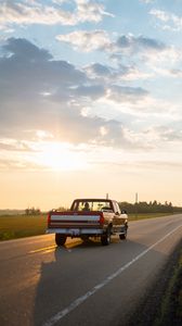 Preview wallpaper chevrolet silverado, chevrolet car, red, road