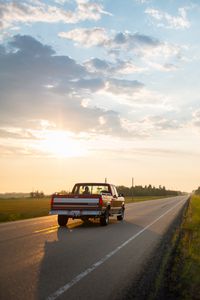 Preview wallpaper chevrolet silverado, chevrolet car, red, road