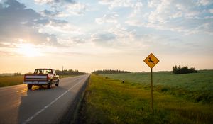 Preview wallpaper chevrolet silverado, chevrolet car, red, road