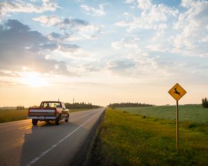 Preview wallpaper chevrolet silverado, chevrolet car, red, road