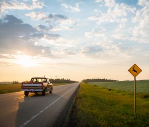 Preview wallpaper chevrolet silverado, chevrolet car, red, road