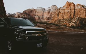 Preview wallpaper chevrolet, suv, front view, travel