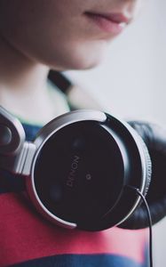 Preview wallpaper child, boy, headphones, lips