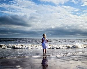 Preview wallpaper child, girl, beach, sea, waves