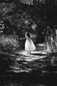 Preview wallpaper child, girl, walk, bw, childhood