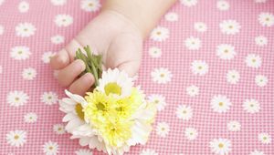 Preview wallpaper child, hand, flowers, baby