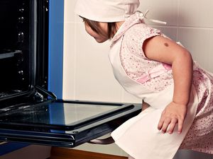 Preview wallpaper child, oven, cook, production, hobby