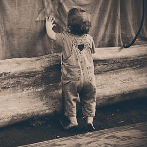 Preview wallpaper child, overalls, bw