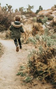 Preview wallpaper child, running, path, grass