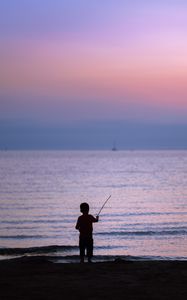 Preview wallpaper child, silhouette, sea, horizon, sunset