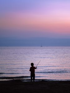 Preview wallpaper child, silhouette, sea, horizon, sunset