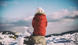 Preview wallpaper child, winter, snow, walk, stone