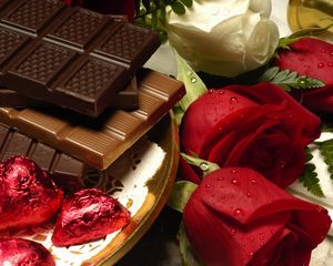 Preview wallpaper chocolate, flowers, roses