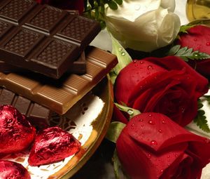 Preview wallpaper chocolate, flowers, roses