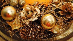 Golden Red Ball Christmas Decorations 4K 5K HD Christmas Wallpapers | HD  Wallpapers | ID #94500