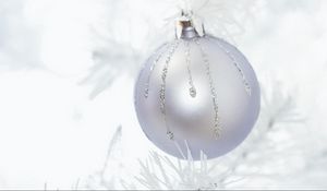 Preview wallpaper christmas decorations, ball, glitter, thread, silver