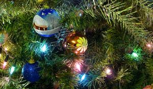 Preview wallpaper christmas decorations, balloons, garland, tree, holiday, new year