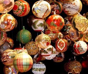 Preview wallpaper christmas decorations, balloons, patterns, different, many, threads, hanging, holiday