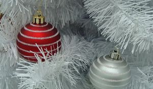 Preview wallpaper christmas decorations, balloons, steam, branches, tree, close-up