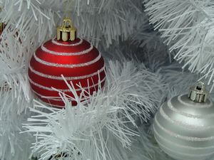 Preview wallpaper christmas decorations, balloons, steam, branches, tree, close-up