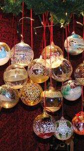Preview wallpaper christmas decorations, balloons, string, twigs, needles, new year, christmas