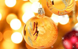 Preview wallpaper christmas decorations, balloons, yellow, pair, pattern, close-up