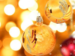 Preview wallpaper christmas decorations, balloons, yellow, pair, pattern, close-up