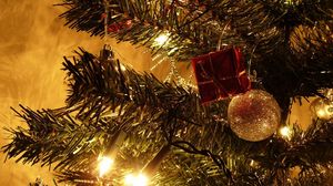 Preview wallpaper christmas decorations, christmas tree, garland, gift, holiday, mood