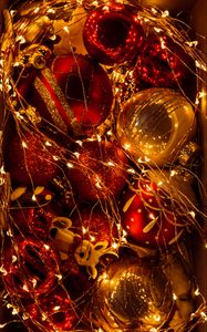 Preview wallpaper christmas decorations, garland, new year, christmas, decoration, glitter, golden