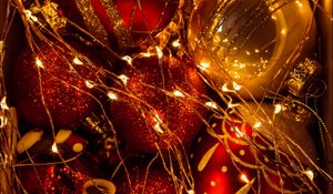 Preview wallpaper christmas decorations, garland, new year, christmas, decoration, glitter, golden