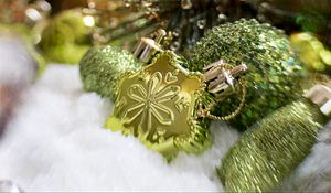 Preview wallpaper christmas decorations, glitter, bokeh, glare, new year, christmas