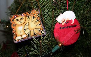 Preview wallpaper christmas tree, ball, needles, cat, toys, garland