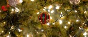 Preview wallpaper christmas tree, balls, garlands, decorations, new year, christmas