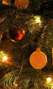Preview wallpaper christmas tree, christmas decorations, balloons, garland, holiday, christmas, new year