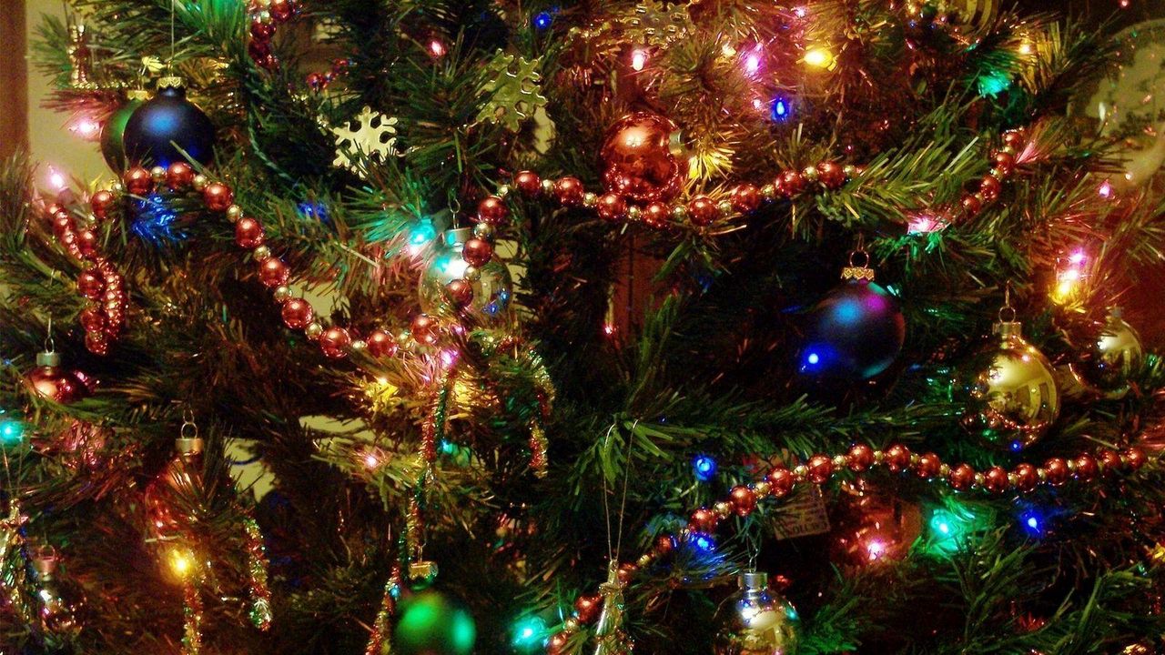 Wallpaper christmas tree, christmas decorations, garlands, ornaments, new year, holiday, mood