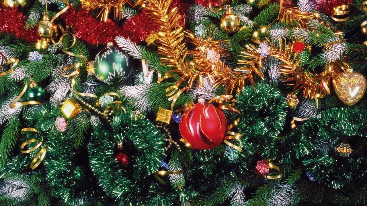 Wallpaper christmas tree, christmas decorations, tinsel, holiday, new year, mood