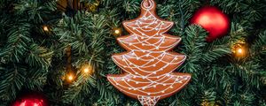 Preview wallpaper christmas tree, decoration, garland, holiday, new year, christmas