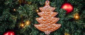 Preview wallpaper christmas tree, decoration, garland, holiday, new year, christmas
