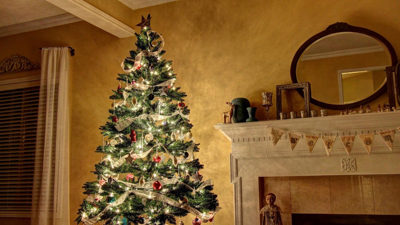 Wallpaper christmas tree, decoration, lodgings, mirror, fireplace, candles